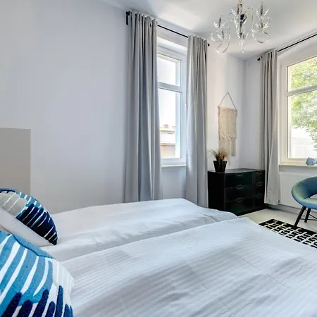 Apartment Dr - Cape *